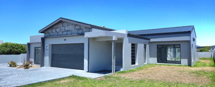5 Bedroom Property for Sale in Kleinbaai Western Cape